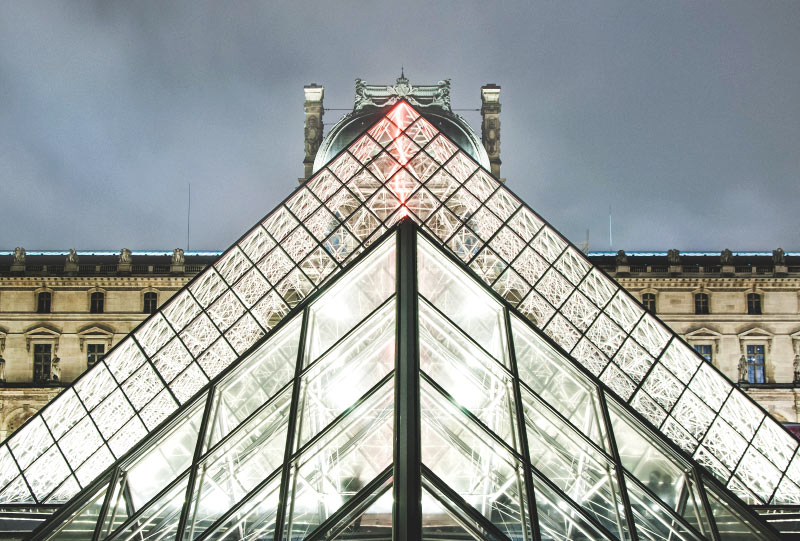 the louvre pyramid